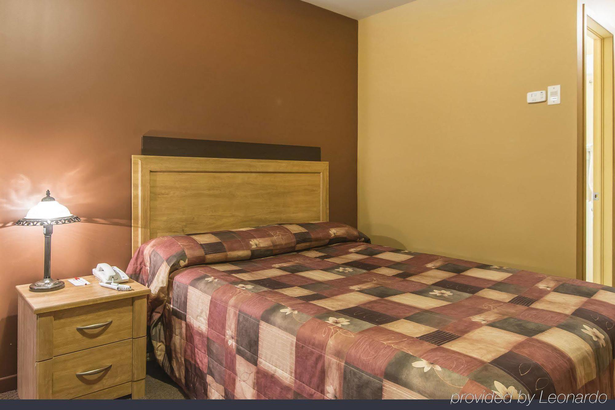 Econo Lodge Cabano Exterior photo